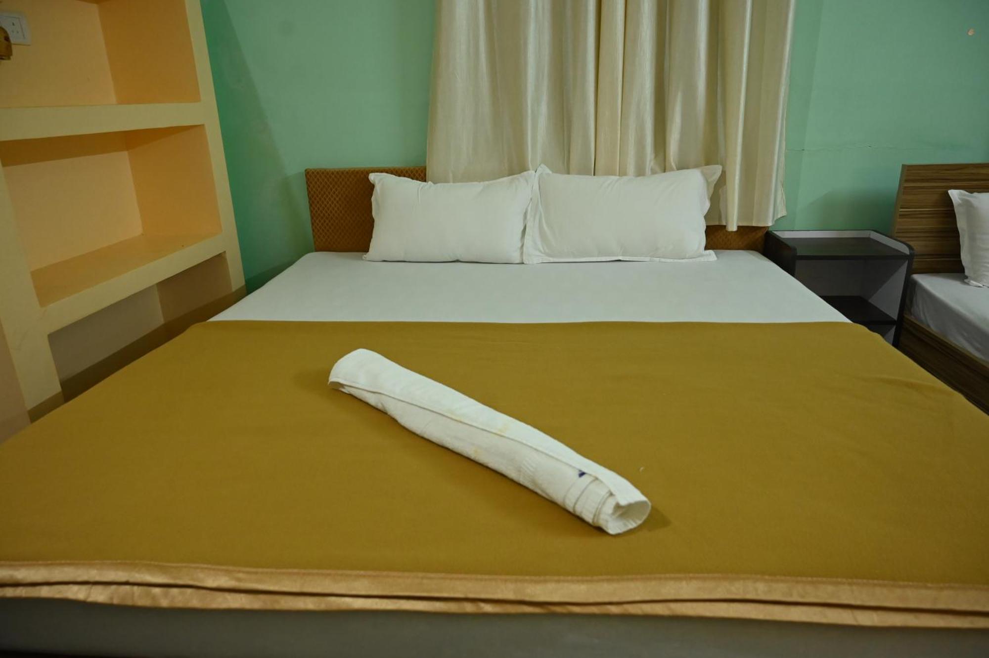 Appartamento Royal Seaview Residency Port Blair Esterno foto